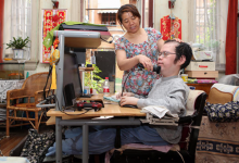 漸凍人的“破冰”人生：自學(xué)日語翻譯百萬字，熱心公益