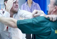 港媒稱內(nèi)地出重拳防醫(yī)鬧:如遇“危險(xiǎn)”病人 醫(yī)生需特別保護(hù)