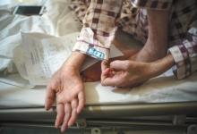 燕郊白血病人:醫院床位滿員 附近小區住上千患者