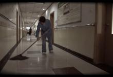 女子在醫(yī)院“臥底”27年，只為尋找丟失愛(ài)子