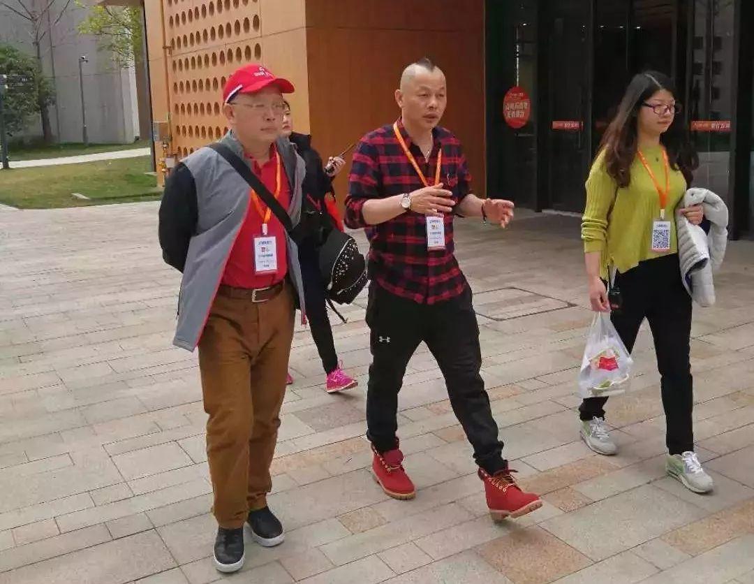 上海電視臺誠邀李時珍養生堂中醫養生顧問劉存光博士助陣《相聚老友薈》欄目！