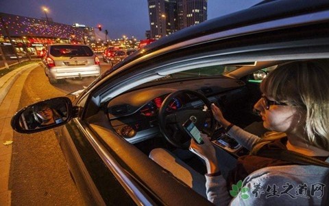 陜西定邊兩車相撞 安全駕駛要注意什么 陜西定邊兩車相撞 安全駕駛要注意什么