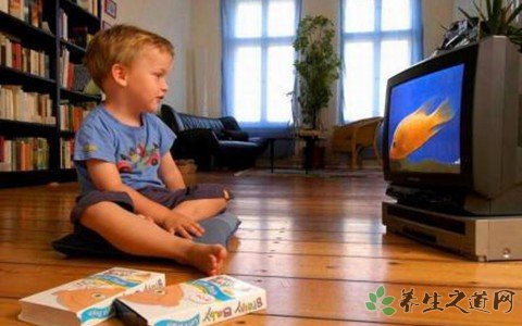 短袖哥勇救男童 孩子獨自在家注意事項 短袖哥勇救男童 孩子獨自在家注意事項