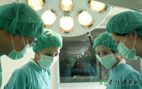 男子持斧當街砍人 精神病患者有什么表現 男子持斧當街砍人 精神病患者有什么表現