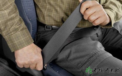 陜西定邊兩車相撞 安全駕駛要注意什么 陜西定邊兩車相撞 安全駕駛要注意什么