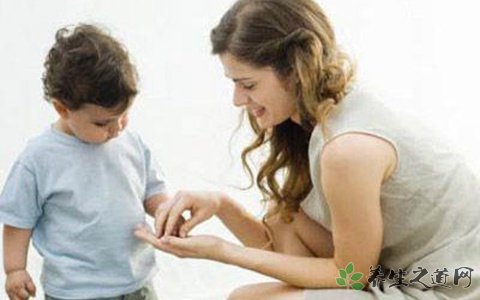 短袖哥勇救男童 孩子獨自在家注意事項 短袖哥勇救男童 孩子獨自在家注意事項