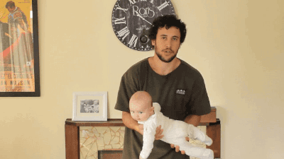 石家莊港大婦產(chǎn)醫(yī)院：正確的抱娃姿勢都在這里，小港手把手教你！