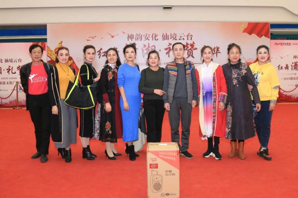 “紅舞瀟湘·禮贊中華”| 紅色旅游文化廣場(chǎng)舞大賽半決賽落幕！終極12強(qiáng)誕生