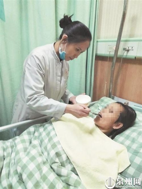 泉州:起底黑護工!持證護理員一天要價200元 只是看你一眼-易網<a href=http://www.jsjjzhkt.cn/ target=_blank class=infotextkey>健康養生</a>網 泉州:起底黑護工!持證護理員一天要價200元 只是看你一眼