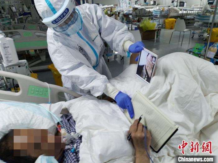 醫師節最好的禮物：新冠肺炎重癥痊愈患者發來視頻祝福