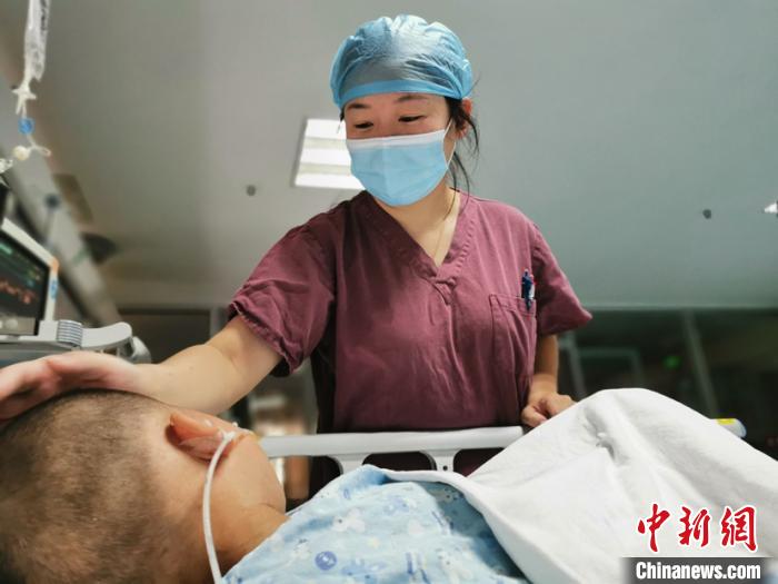 男童誤食兩顆磁力珠 專家通力配合將磁力珠取出