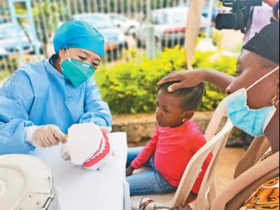 白衣執(zhí)甲,用奉獻(xiàn)詮釋大愛