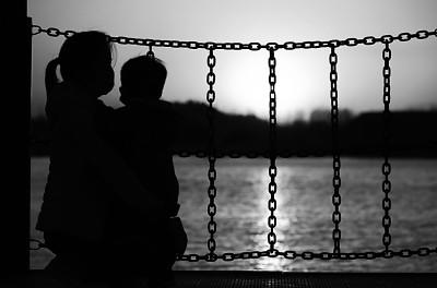 從“媽寶男”看獨立人格教育的缺失-易網健康<a href=http://www.jsjjzhkt.cn/jkys/ target=_blank class=infotextkey>養生</a>網 從“媽寶男”看獨立人格教育的缺失