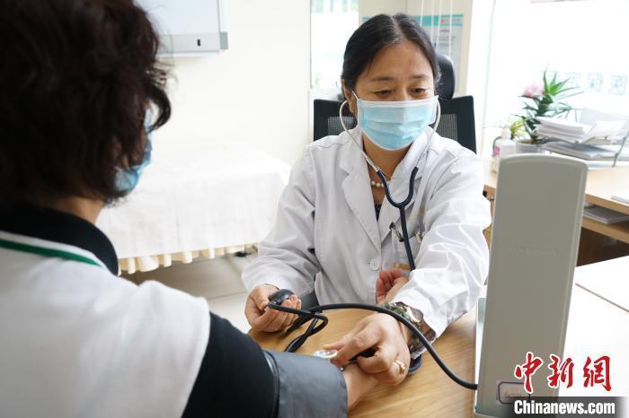 中國慢性肝病患者或超4億人 如何呵護“小心肝”？