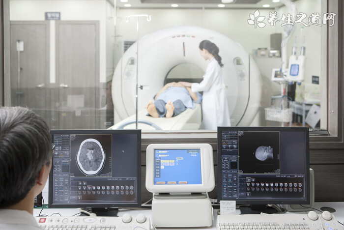 男子做核磁共振被忘在檢查艙 核磁共振對人體傷害大嗎-易網健康<a href=http://www.jsjjzhkt.cn/jkys/ target=_blank class=infotextkey>養生</a>網 男子做核磁共振被忘在檢查艙 核磁共振對人體傷害大嗎