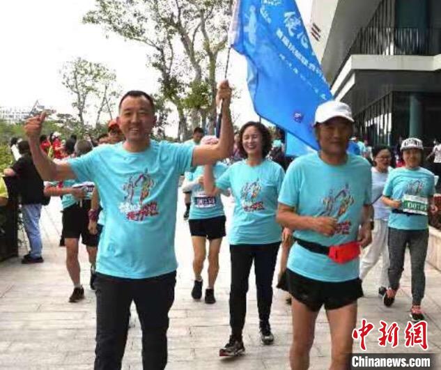 關注精神健康 全國逾萬人接力首屆抗郁聯合行動健心跑