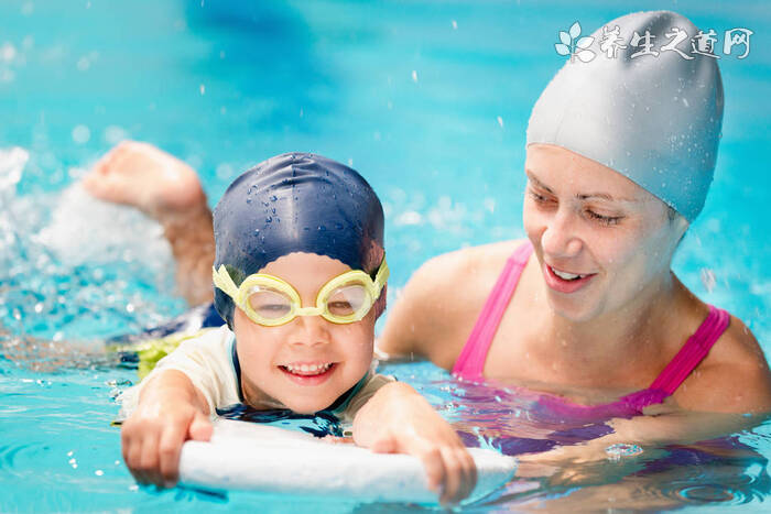 海南要求小學畢業生全部學會游泳 游泳的注意事項-易網健康<a href=http://www.jsjjzhkt.cn/jkys/ target=_blank class=infotextkey>養生</a>網 海南要求小學畢業生全部學會游泳 游泳的注意事項