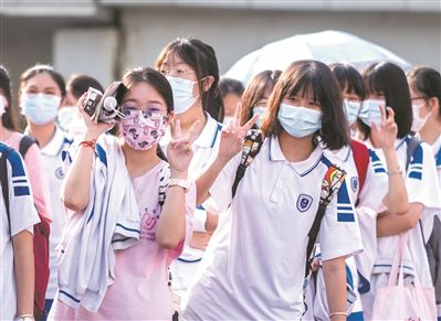 顏值消費:暑期經濟新熱點-易網健康<a href=http://www.jsjjzhkt.cn/jkys/ target=_blank class=infotextkey>養生</a>網 顏值消費:暑期經濟新熱點