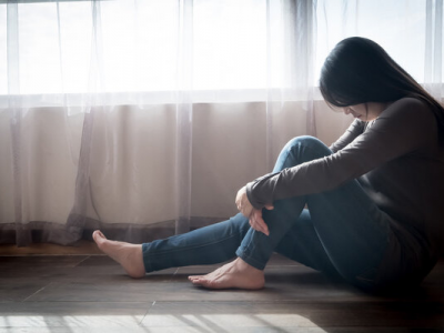 拿孤獨秀優越？別再美化孤獨感了！