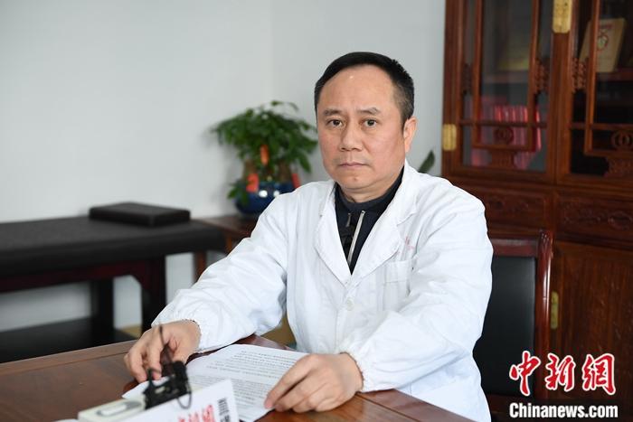 中醫藥頻遭爭議 “兒科圣手”張滌解讀“難以言說的痛”