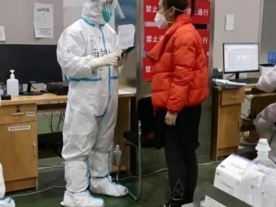 方艙醫院里的“大班長”