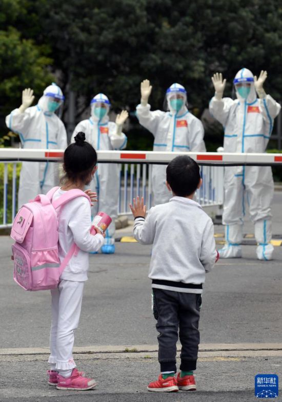 扎扎實(shí)實(shí)朝著防控目標(biāo)邁進(jìn)——寫在上海實(shí)現(xiàn)社會(huì)面清零之際