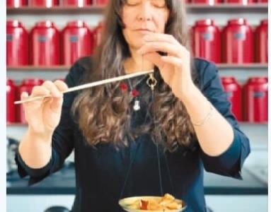 俄薩和她的中醫(yī)針灸診所