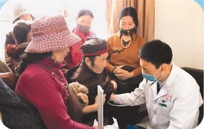 “曼巴小馬”馳騁澤庫草原（健康故事匯·最美醫(yī)生）