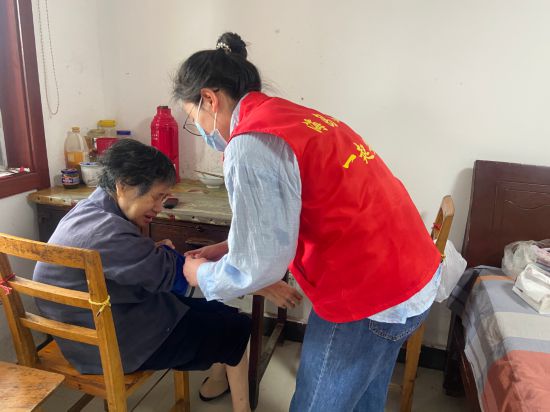 養老護理行業日漸興起：從業者多了認同感高了