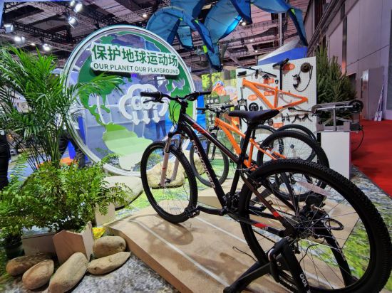 “新”生活、“酷”科技、“潮”消費(fèi)——進(jìn)博會(huì)消費(fèi)品展區(qū)縱覽