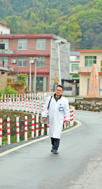 服務鄉親醫人暖心-易網<a href=http://www.jsjjzhkt.cn/ target=_blank class=infotextkey>健康養生</a>網 服務鄉親醫人暖心