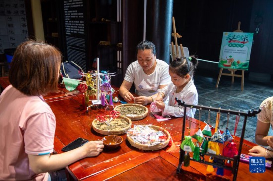 從端午產業“三變”看消費市場活力-易網健康<a href=http://www.jsjjzhkt.cn/jkys/ target=_blank class=infotextkey>養生</a>網 從端午產業“三變”看消費市場活力