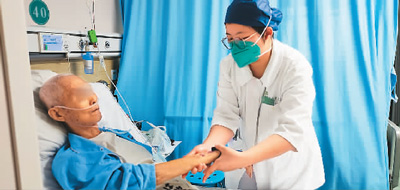 用芳香呵護(hù)患者 以人文加強(qiáng)護(hù)理（健康中國 奮發(fā)有為）