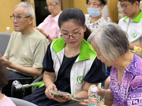 助殘適老 “無礙”有愛——無障礙環境建設法施行首日觀察