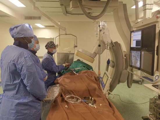 大愛無疆接續奉獻——致敬中國援外醫療隊-易網<a href=http://www.jsjjzhkt.cn/ target=_blank class=infotextkey>健康養生</a>網 大愛無疆接續奉獻——致敬中國援外醫療隊