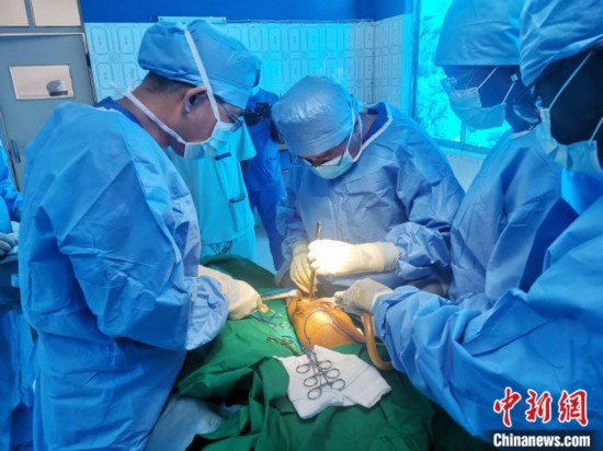 山西援外醫(yī)生在多哥開展培訓及醫(yī)療設(shè)備捐贈活動-易網(wǎng)健康養(yǎng)生網(wǎng) 山西援外醫(yī)生在多哥開展培訓及醫(yī)療設(shè)備捐贈活動