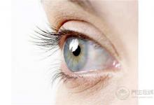 臉上4種表現,說明肝火過旺!常喝“2水”護肝助眠