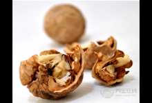 核桃營(yíng)養(yǎng)價(jià)值高,但是千萬(wàn)不能跟這些食物一起吃