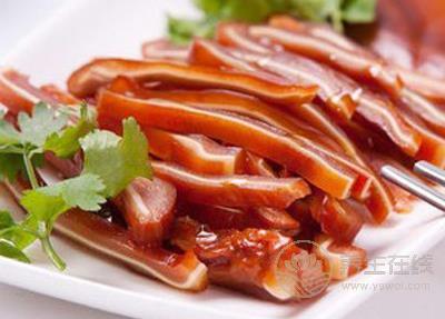 豬耳朵的營(yíng)養(yǎng)價(jià)值 如何分辨真假豬耳 豬耳朵的營(yíng)養(yǎng)價(jià)值 如何分辨真假豬耳