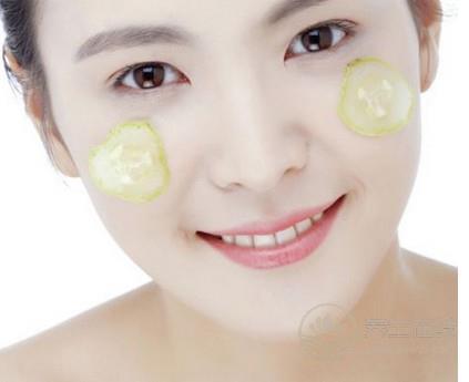 痘痘肌的飲食禁忌你知道嗎?最適合“戰痘”青年的飲食搭配 痘痘肌的飲食禁忌你知道嗎?最適合“戰痘”青年的飲食搭配