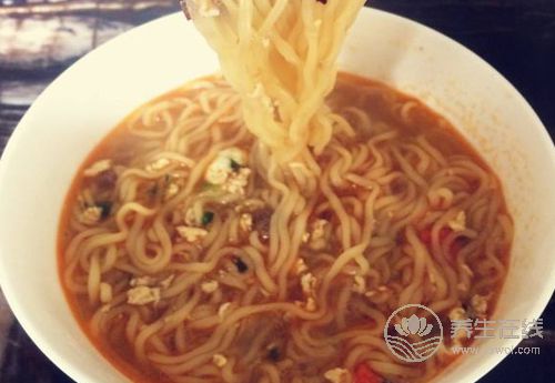 這些食物美味可口,但應該少吃 這些食物美味可口,但應該少吃