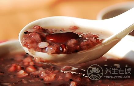 8種口味的黑米粥做法 如何選購黑米 8種口味的黑米粥做法 如何選購黑米