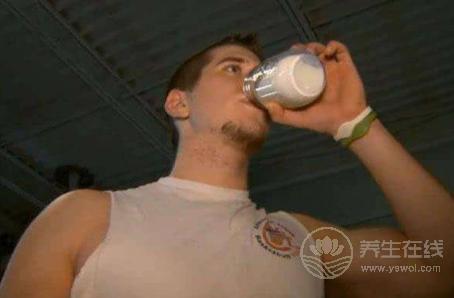 健身到底要不要吃蛋白粉，為什么我吃了一年感覺(jué)效果不是很明顯？