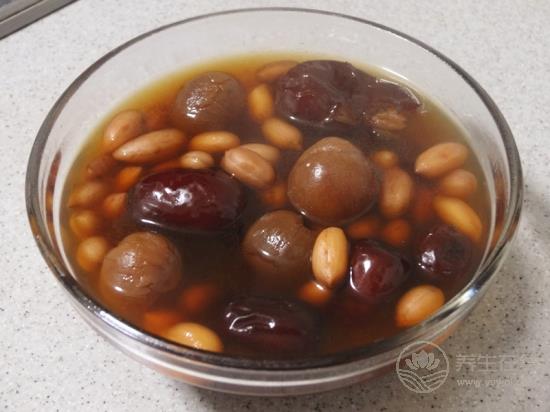 每逢佳節(jié)胖三斤 吃花生減肥吧！