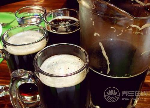 黑啤配什么好喝,黑啤酒的口感怎么樣 黑啤配什么好喝,黑啤酒的口感怎么樣