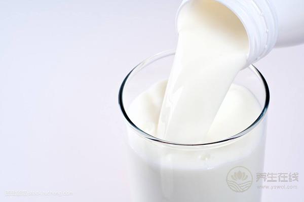 六類人喝牛奶最傷身 消化道潰瘍患者 六類人喝牛奶最傷身 消化道潰瘍患者