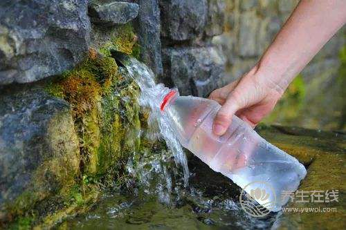 早上空腹喝杯溫開水有4大好處