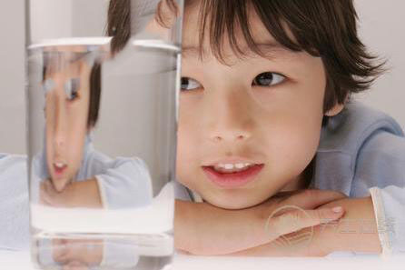 春季養生早上起床飲水的妙用