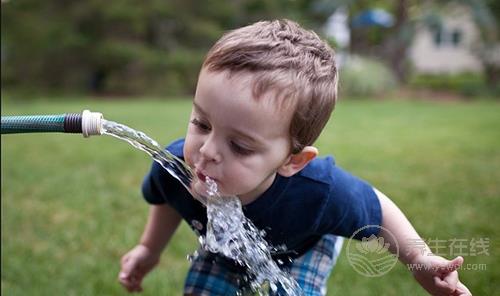 你會喝水嗎?這樣喝水健康又養生 你會喝水嗎?這樣喝水健康又養生