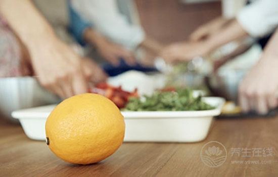 檸檬水可以減肥和變白嗎？方法很重要